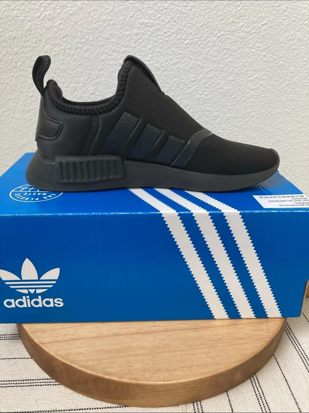 SALE! 50% Off adidas Kids Black Slip-On NMD 360 C Sneakers Size 2
